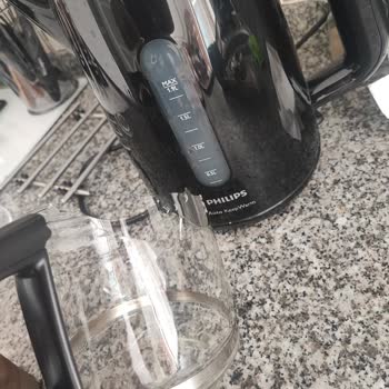 Philips Çaycı Demliğinin Kapağı Kapanınca Camı Aniden Patladı, Mağdur Oldum