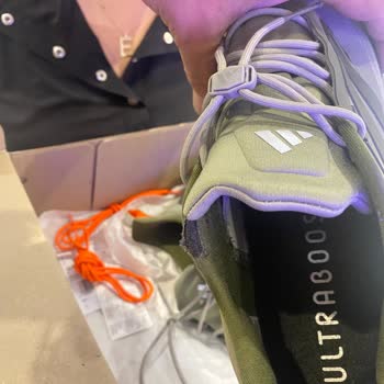 Adidas Ayakkabıda Kısa Sürede Yırtılma Ve Olumsuz İnceleme Sonucu