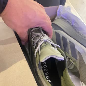 Adidas Ayakkabıda Kısa Sürede Yırtılma Ve Olumsuz İnceleme Sonucu