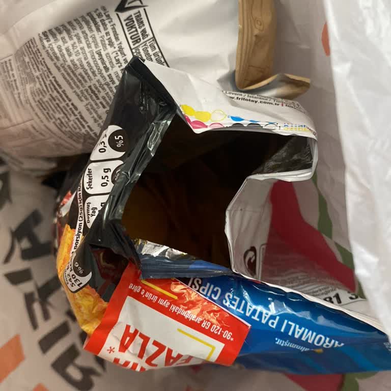 Migros Siparişimde Açık Ve Yenmiş Cips Paketi Teslim Edildi Çözüm Sunulmadı
