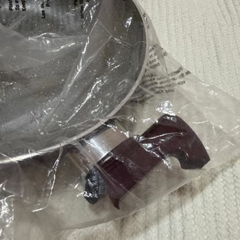 Kırık Ürün Ve İlgisiz Mağaza Personeli Nedeniyle Mağduriyet