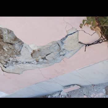 AFAD Deprem Mağduru Yaşlı Ve Hasta Ailem İçin Barınma Ve Temel İhtiyaç Yardımı Bekliyoruz