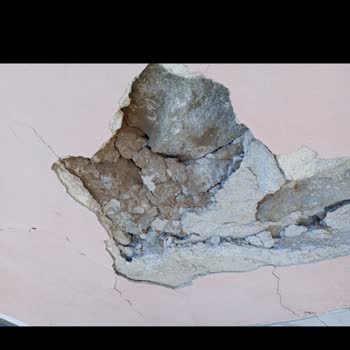 AFAD Deprem Mağduru Yaşlı Ve Hasta Ailem İçin Barınma Ve Temel İhtiyaç Yardımı Bekliyoruz