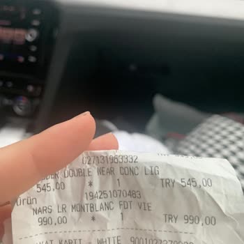 I Face Packaging Defect with Nars Foundation from Sephora Causing Full Product Spill