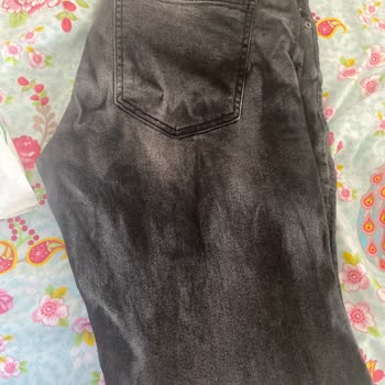 Hiç Giyilmeden Boya Veren Pantolon Mağduriyeti