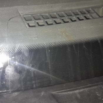 Değiştirilen Ön Camda Çatlak Oluştu Firma Sorumluluk Almadı