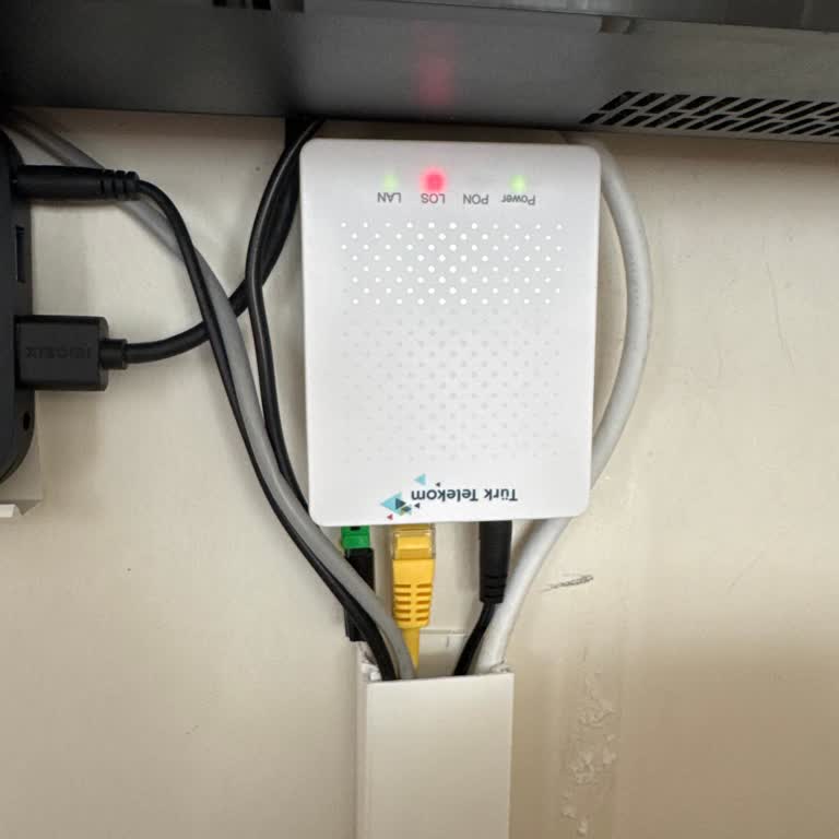 Fiber İnternet Geçişi Sonrası Haftalardır İnternetsiz Kaldım Ücret Alınıyor