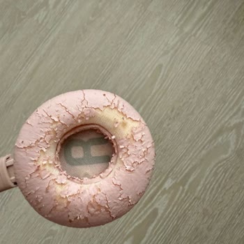 JBL Kulaklığımın Derisi Pul Pul Dökülüyor Ve Kullanılamaz Hale Geldi