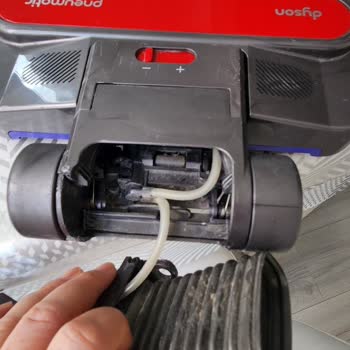 Dyson Süpürge Başlık Kısmında Tekrarlayan Kırılma Sorunu Mağduriyet Yaratıyor