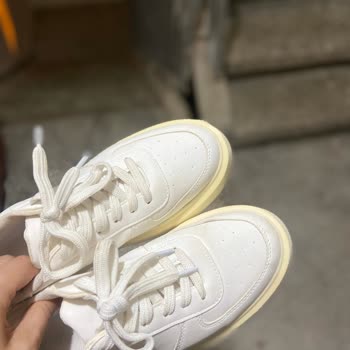 Satın Aldığım Ayakkabının Tabanı Hızla Sarardı, İade Talebime Dönüş Yapılmadı