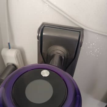 I Face Charging Failure with Dyson V15 Absolute Vacuum After Minimal Use