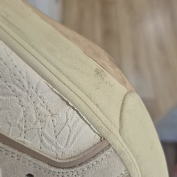 İpekyol'dan Alınan Sneaker'da Kısa Sürede Çatlama Ve Açılma Sorunu