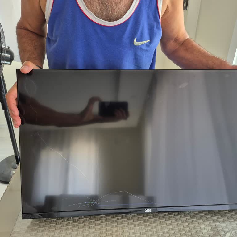 Paketten Çatlak Çıkan TV Değiştirilmiyor, Mağdur Edildim