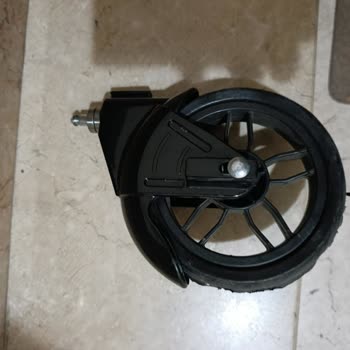Bebek Arabası Tekerleği Sürekli Çıkıyor, Destek Alamıyorum!