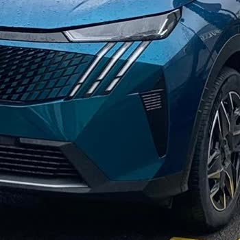 Yeni Peugeot 3008'de Ön Kamera Sensörü Hayal Kırıklığı