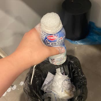 Son Kullanma Tarihi Geçmemiş Kefir Patladı Ve Bozulmuştu