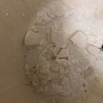 Son Kullanma Tarihi Geçmemiş Sütlerde Bozulma: Sağlık Ve Güvenilirlik Endişesi