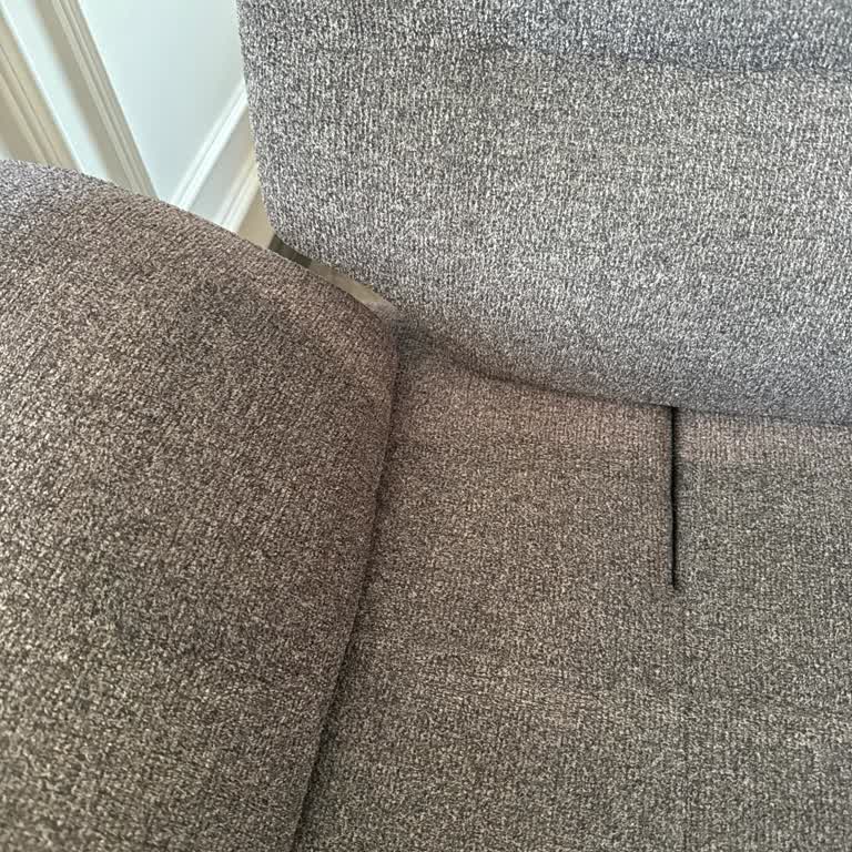 Kusurlu Koltuk Takımı Satışı Ve İade Talebi