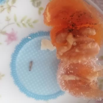 Aldığım Lokumda Kelebek Ve Kurtlar Çıktı