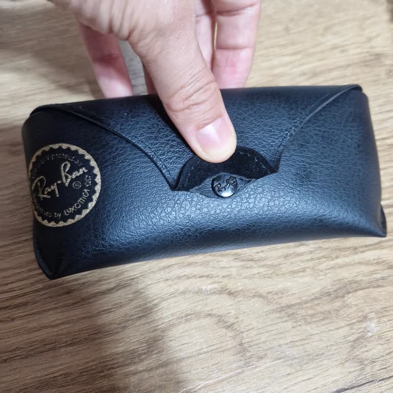 Satın Aldığım Gözlük Kılıfı Kısa Sürede Yırtıldı, Değişim Talebim Karşılanmadı