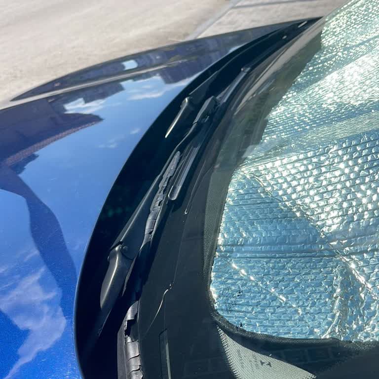 BMW F20 Ön Cam Fitili Kısa Sürede Parçalandı!