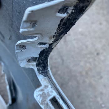 Eksperin Onarım Israrı Nedeniyle Aracım Serviste Kaldı