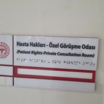 Acil Serviste Uzun Bekleme Ve İlgisizlik Nedeniyle Mağduriyet