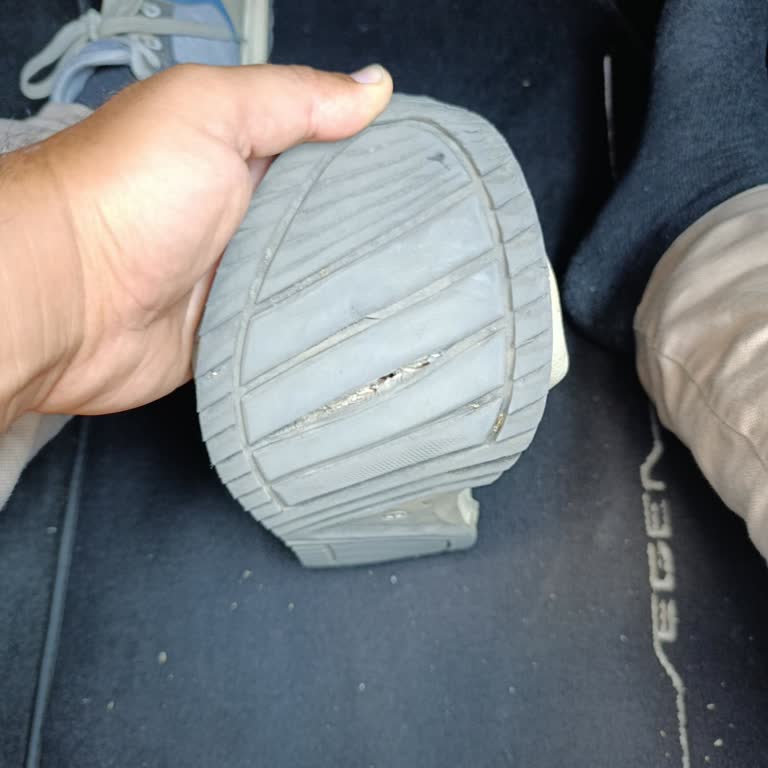 FLO Ayakkabı Tabanı Dağıldı!