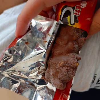 Çikolatada Beyaz Yabancı Maddeler Ve Rahatsızlık Hissi