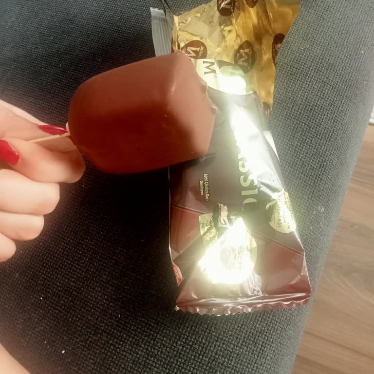 Aldığım Magnum Classic Dondurmanın Yarısı Eksikti, Ücret İadesi İstiyorum