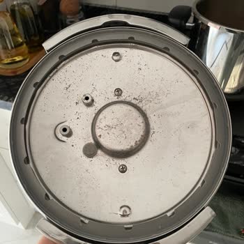 Korkmaz Düdüklü Tencerenin Düdük Kısmından Hafif Hava Kaçırma Problemi Vardı