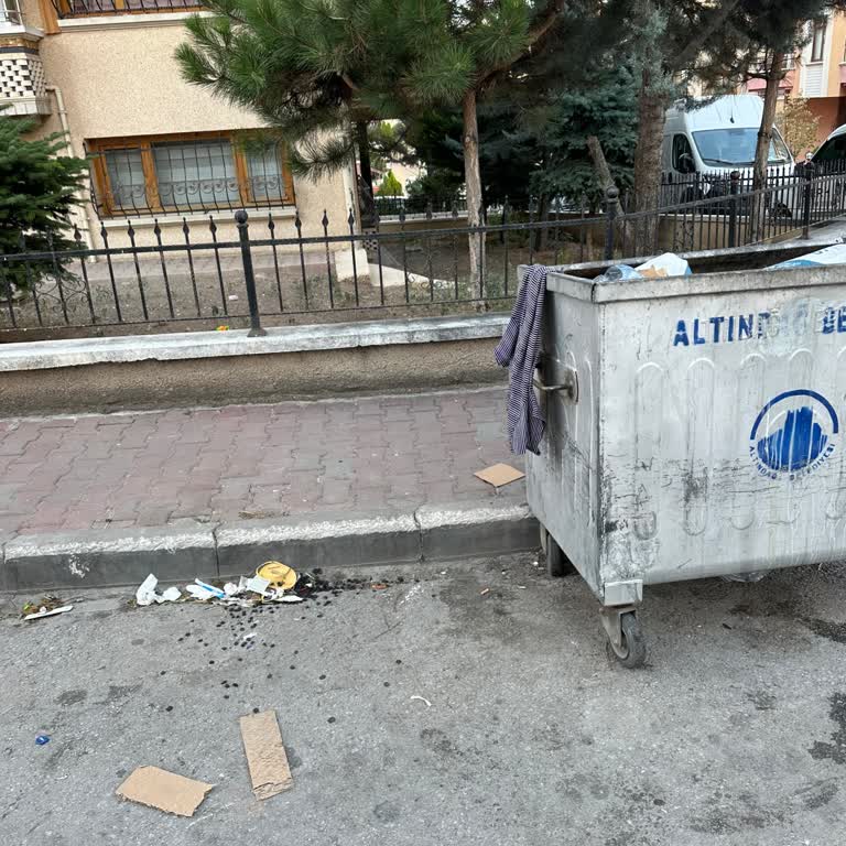 Altındağ Güneşevler Mahallesinde Aylardır Süren Çöp Ve Kötü Koku Sorunu
