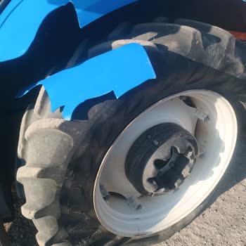 Garanti Kapsamındaki Traktör Lastikleri Patladı, Mağduriyetim Giderilmedi