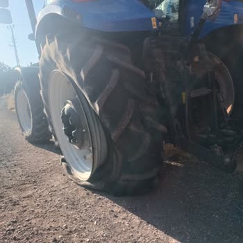 Garanti Kapsamındaki Traktör Lastikleri Patladı, Mağduriyetim Giderilmedi