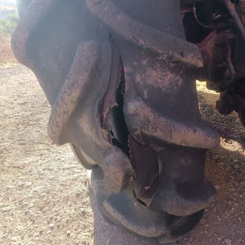 Garanti Kapsamındaki Traktör Lastikleri Patladı, Mağduriyetim Giderilmedi