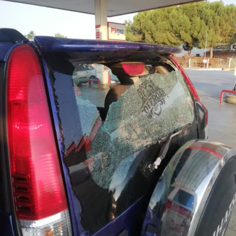 Araç Yıkama Makinesi Arka Camımı Kırdı Masrafım Karşılanmadı