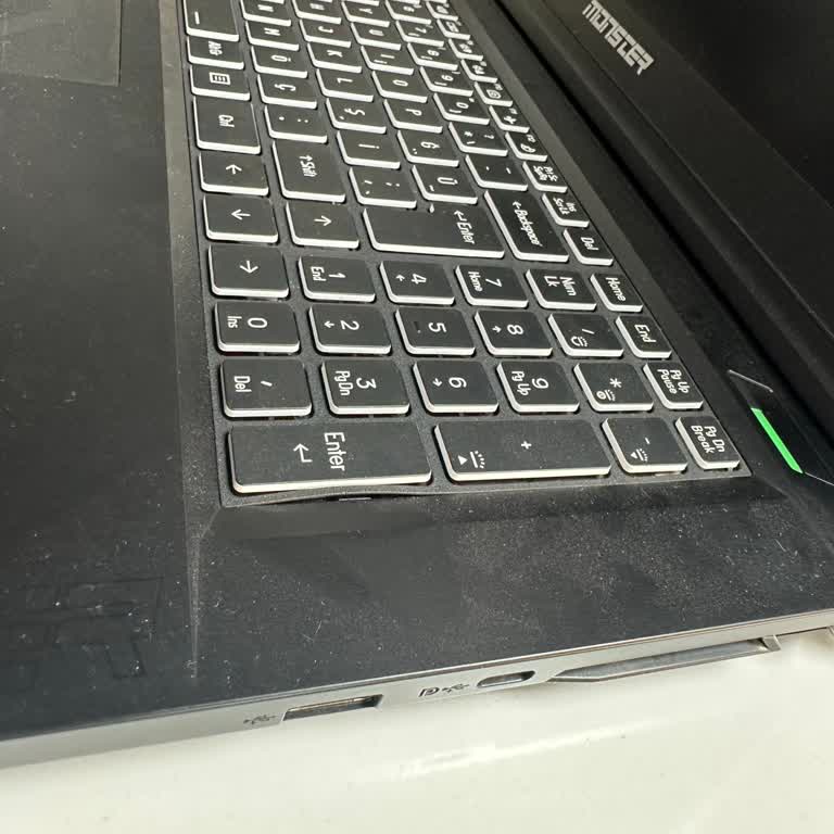 6 Aydır Çözülemeyen Monster Laptop Sorunları Ve Yetersiz Servis
