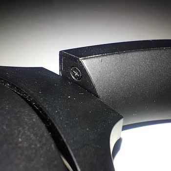 Повторные трещины на наушниках Razer Barracuda