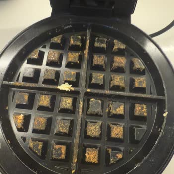 Yeni Alınan Waffle Makinesinde Üçüncü Kullanımdan İtibaren Yapışma Sorunu