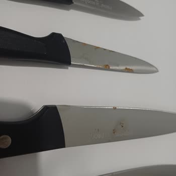 A101den Alınan Pirge Bıçak Setlerinde Tekrarlayan Paslanma Sorunu