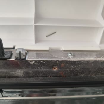 Yeni Alınan Vestel Bulaşık Makinesinde Sürekli Paslı Ve Bulanık Temizlik Sorunu, Servisten Çözüm Alınamıyor