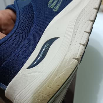 Skechers Ayakkabıda Renk Değişimi Ve İlgisiz Mağaza Çalışanları Nedeniyle Değişim Talebi