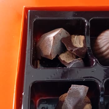 Küflü Çikolata Çocuklarımın Sağlığını Riske Attı