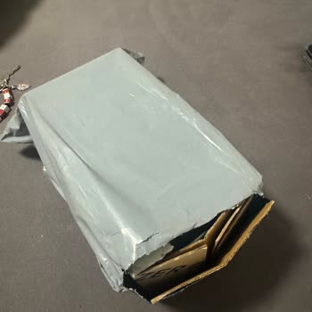 Yırtık Ve Açılmış Kargo Paketi Nedeniyle Memnuniyetsizlik