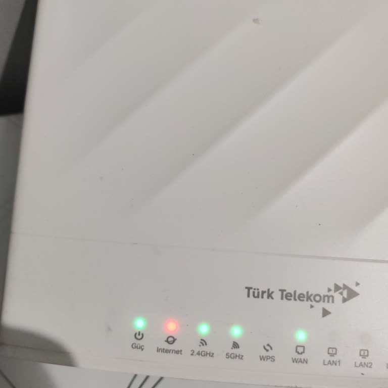 Sürekli Kesilen İnternet Ve Ulaşılamayan Destek: Mağduriyetim Giderilsin