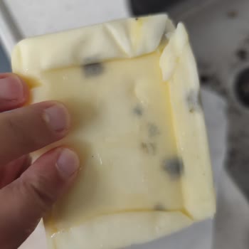 Meram Obruk BİM’den Aldığım Tereyağlarının Tamamı Küflü Ve Bozuk Çıktı, Mağduriyetim Giderilmiyor!