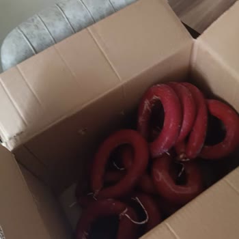 Ambalajsız Ve Etiketsiz Sucuk Satışı, İlgisiz Mağaza Yetkilisi