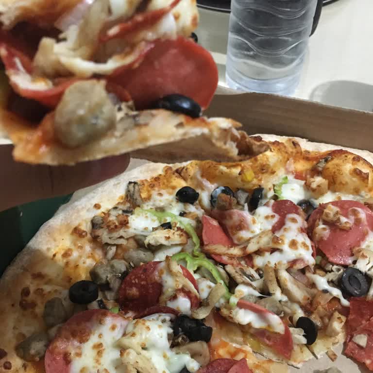 Bozuk Pizza Teslimatı Ve Müşteri Hizmetlerine Ulaşılamıyor