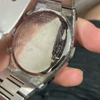 Ferrucci Saat Kısa Sürede Renk Değiştirdi, Garanti Belgesi Çıkmadı Mağdur Oldum