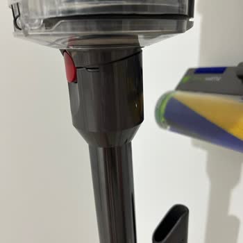 Dyson V12 Süpürge Borusu Tekrar Kırılıyor, Kalıcı Çözüm Bekliyorum